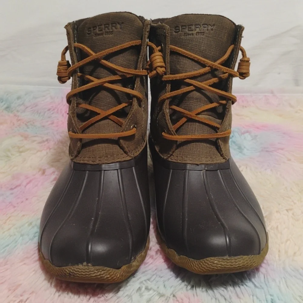 (X-102) SALE! Sperry Saltwater Duck Boots Sz.8 Hardly Worn